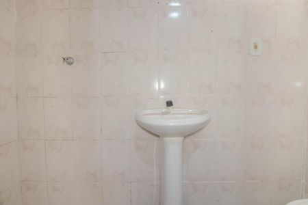 Banheiro de apartamento para alugar com 1 quarto, 50m² em Jardim Dona Leopoldina, Porto Alegre