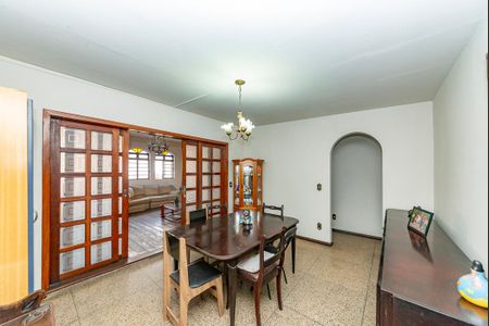 Sala 2 de casa à venda com 5 quartos, 240m² em Carlos Prates, Belo Horizonte