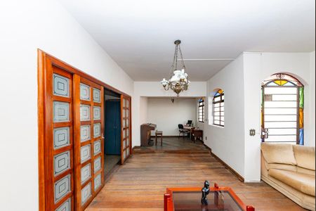 Sala 1 de casa à venda com 5 quartos, 240m² em Carlos Prates, Belo Horizonte