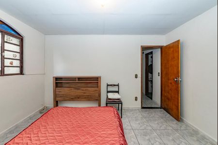 Quarto 1 de casa à venda com 5 quartos, 240m² em Carlos Prates, Belo Horizonte