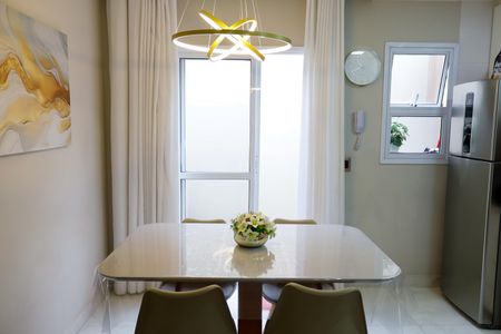 Sala de casa de condomínio à venda com 2 quartos, 60m² em Jaguaribe, Osasco