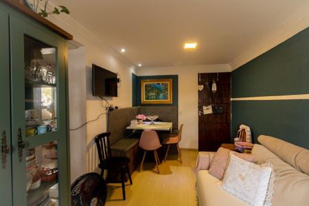 Sala de apartamento para alugar com 2 quartos, 46m² em Cic, Curitiba