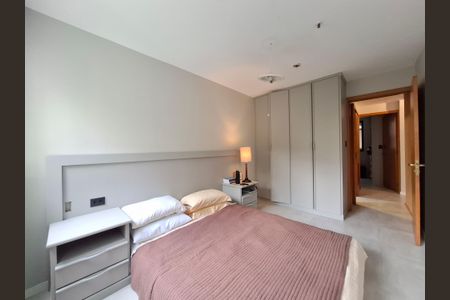 Quarto 1 de apartamento para alugar com 2 quartos, 64m² em Flamengo, Rio de Janeiro