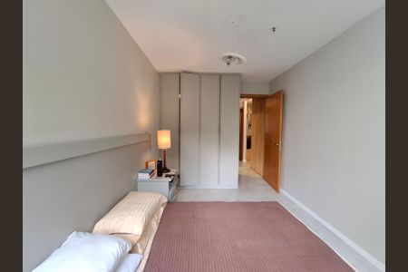 Quarto 1 de apartamento para alugar com 2 quartos, 64m² em Flamengo, Rio de Janeiro