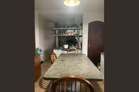 Casa à venda com 3 quartos, 100m² em Jardim Regis, São Paulo