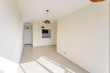 Sala de apartamento para alugar com 2 quartos, 69m² em Parque Santo Antonio, Taubaté