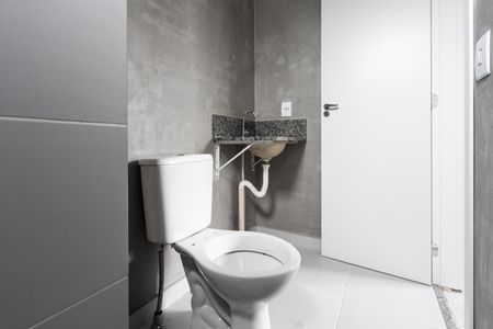 Banheiro de kitnet/studio à venda com 1 quarto, 25m² em Barra Funda, São Paulo