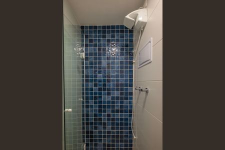 Banheiro de kitnet/studio para alugar com 1 quarto, 26m² em Sumarezinho, São Paulo