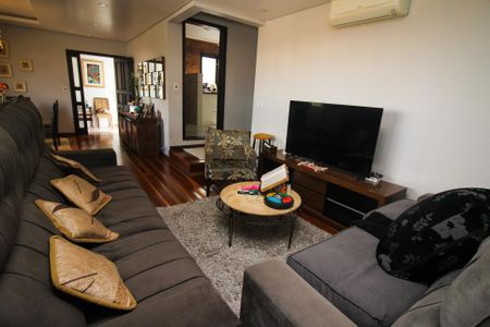 Sala 1 de casa para alugar com 4 quartos, 292m² em Cavalhada, Porto Alegre