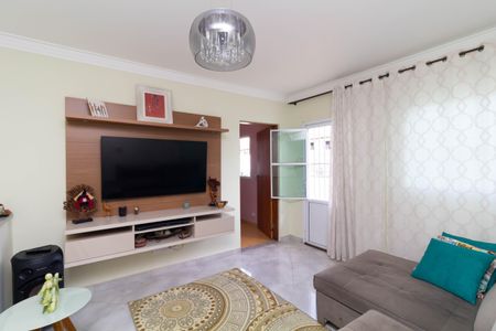 Sala de casa à venda com 3 quartos, 300m² em Jardim Lucinda, São Paulo