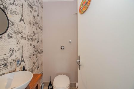 Lavabo de apartamento à venda com 2 quartos, 135m² em Agronomia, Porto Alegre