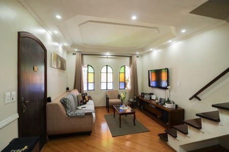 Sala de casa à venda com 2 quartos, 127m² em Conjunto Residencial Novo Pacaembu, São Paulo