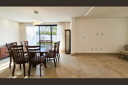 Sala de casa de condomínio para alugar com 4 quartos, 460m² em Jardim Prudência, São Paulo