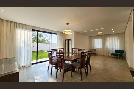 Sala de casa de condomínio para alugar com 4 quartos, 460m² em Jardim Prudência, São Paulo