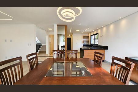 Sala de casa de condomínio para alugar com 4 quartos, 460m² em Jardim Prudência, São Paulo