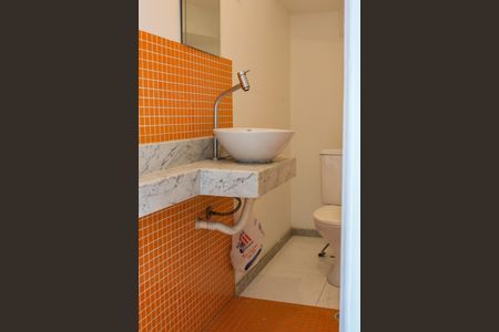 Lavabo de casa de condomínio para alugar com 3 quartos, 110m² em Jardim Passargada I, Cotia