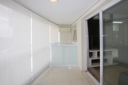 Sacada de kitnet/studio para alugar com 1 quarto, 54m² em Cidade Monções, São Paulo