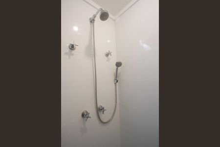 Banheiro de kitnet/studio para alugar com 1 quarto, 54m² em Cidade Monções, São Paulo