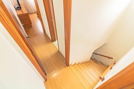 Corredor de casa à venda com 3 quartos, 158m² em Vila Guarani, São Paulo