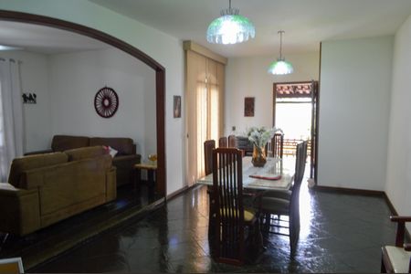 Sala 1 de casa à venda com 5 quartos, 606m² em Jacarepaguá, Rio de Janeiro