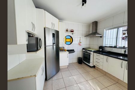 Casa à venda com 3 quartos, 152m² em Jardim Itamarati, Campinas