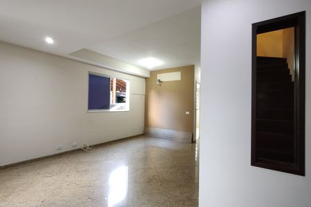 Sala de casa de condomínio à venda com 3 quartos, 103m² em Pechincha, Rio de Janeiro