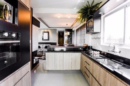 Apartamento à venda com 3 quartos, 164m² em Vila Ipiranga, Porto Alegre