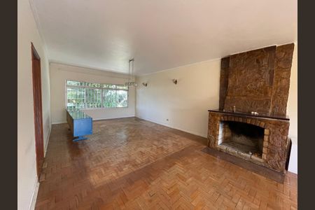 Sala de casa para alugar com 2 quartos, 890m² em Jardim Central, Cotia