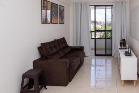 Sala de apartamento para alugar com 3 quartos, 73m² em Jardim das Margaridas, Salvador
