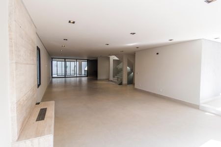 Sala de casa à venda com 4 quartos, 557m² em Residencial Quatro (Alphaville), Santana de Parnaíba