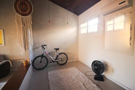 Hall de casa de condomínio à venda com 3 quartos, 142m² em Medianeira, Porto Alegre