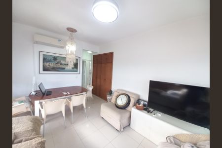 Sala de apartamento para alugar com 1 quarto, 70m² em Ilha Porchat, São Vicente