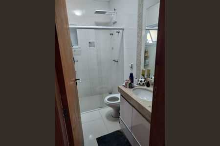 Banheiro de casa de condomínio à venda com 3 quartos, 130m² em Cidade Universitária, Campinas