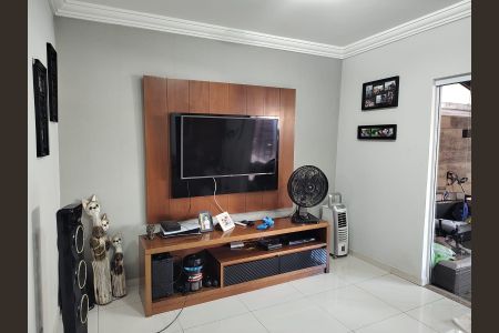 Sala de casa de condomínio à venda com 3 quartos, 130m² em Cidade Universitária, Campinas