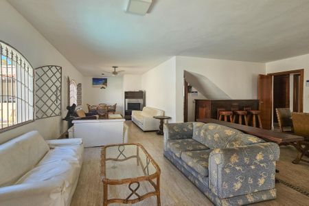 Sala de casa para alugar com 4 quartos, 400m² em Jardim Virginia, Guarujá