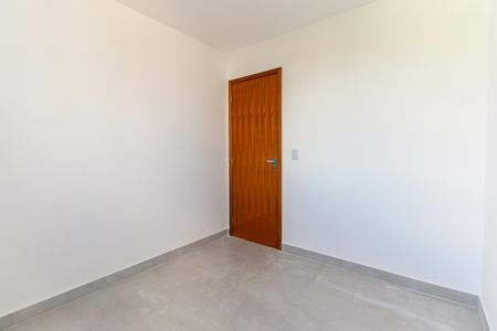 Quarto 1 de apartamento para alugar com 2 quartos, 40m² em Parque Sonia, São Paulo
