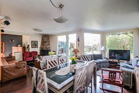 Sala de casa à venda com 3 quartos, 300m² em Rolinópolis, São Paulo