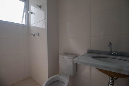 Banheiro de apartamento à venda com 1 quarto, 42m² em Jardim Casablanca, São Paulo