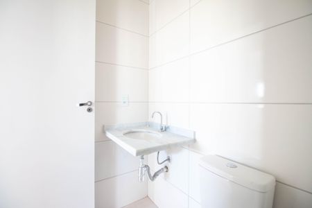 Banheiro de apartamento à venda com 1 quarto, 42m² em Jardim Casablanca, São Paulo