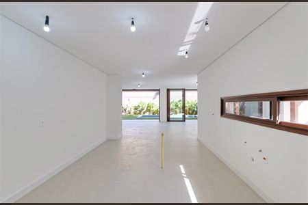 Casa à venda com 4 quartos, 664m² em Jardim dos Estados, São Paulo