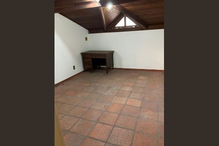 Casa à venda com 3 quartos, 152m² em Chácara Agrindus, Taboão da Serra