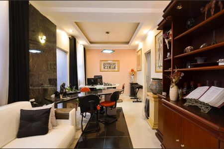 Sala de casa para alugar com 6 quartos, 400m² em Santa Tereza, Belo Horizonte