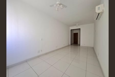 Sala/Quarto de apartamento à venda com 1 quarto, 28m² em Centro, Rio de Janeiro