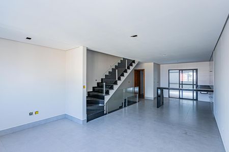 Sala de casa à venda com 3 quartos, 150m² em São Domingos, São Paulo