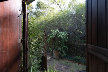 Vista da Suíte 1 de casa de condomínio à venda com 3 quartos, 200m² em Jardins de Petrópolis, Nova Lima