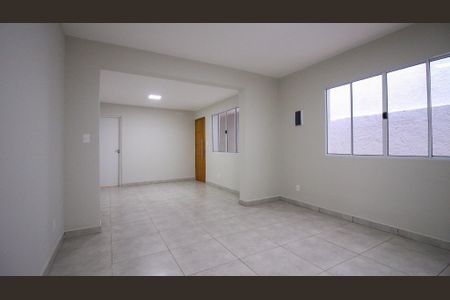Sala de casa para alugar com 3 quartos, 180m² em Cidade São Mateus, São Paulo