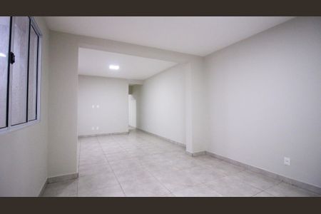 Sala de casa para alugar com 3 quartos, 180m² em Cidade São Mateus, São Paulo