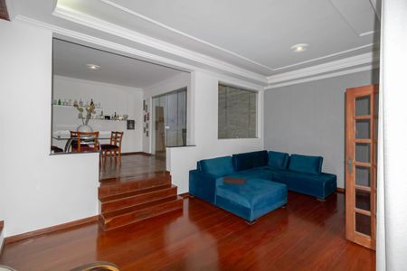 Sala 1 de casa para alugar com 5 quartos, 360m² em Dona Clara, Belo Horizonte