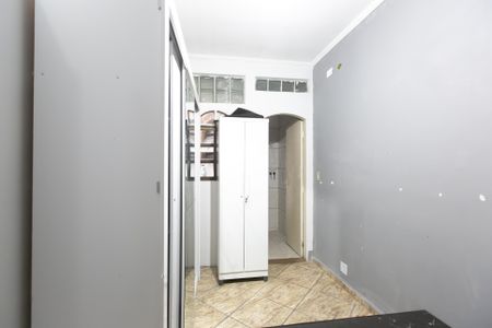 Quarto de casa para alugar com 1 quarto, 55m² em Vila Carmosina, São Paulo