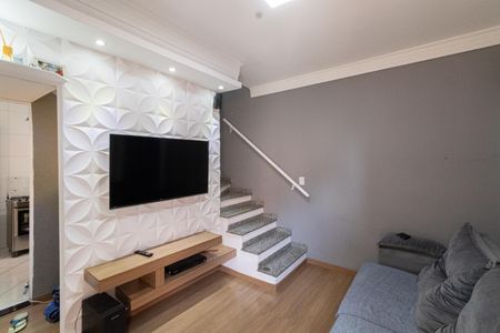 Sala de casa de condomínio para alugar com 2 quartos, 76m² em Vila Monte Santo, São Paulo